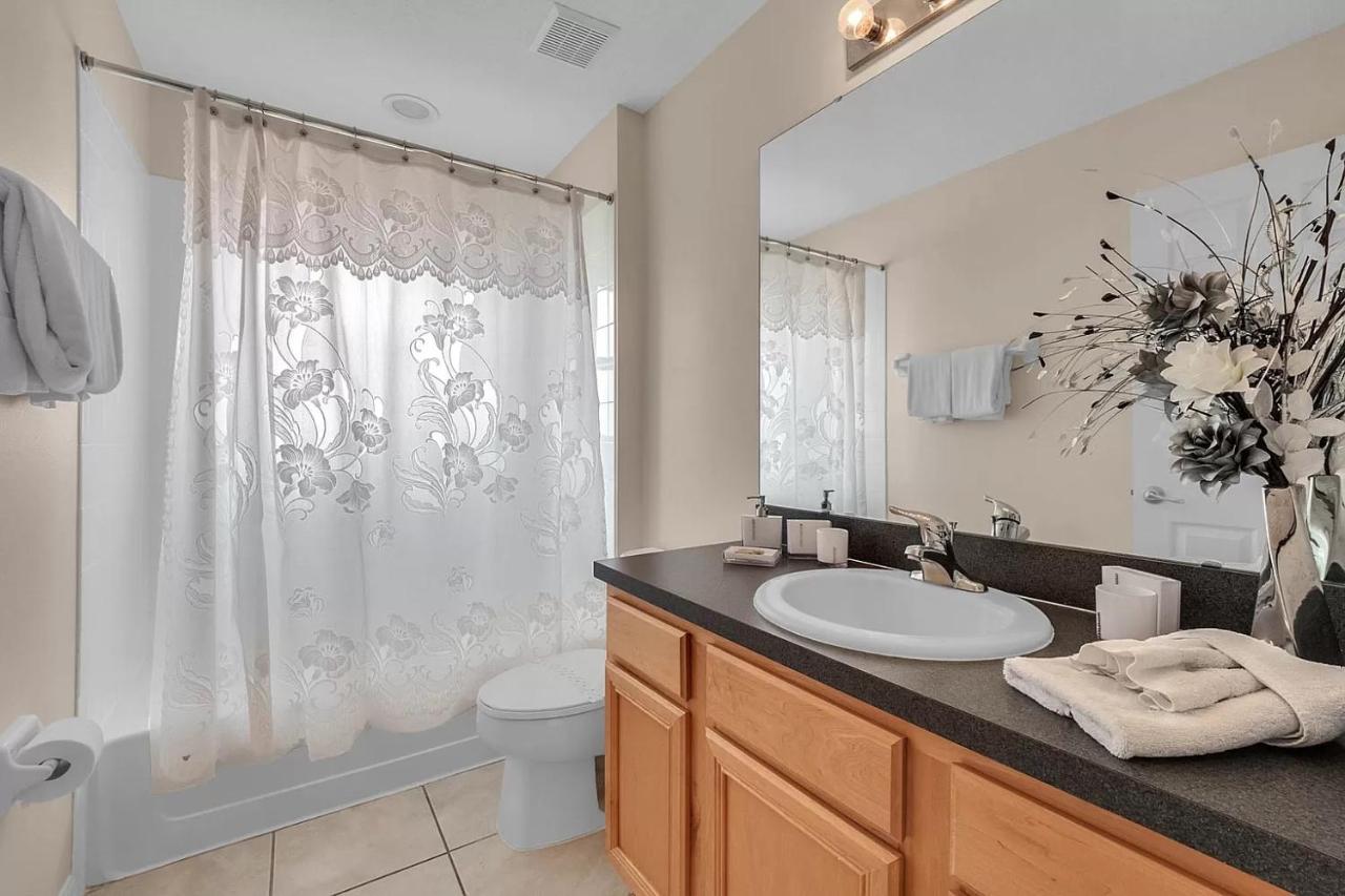 Serene Refuge Share House With Other Guests * Davenport