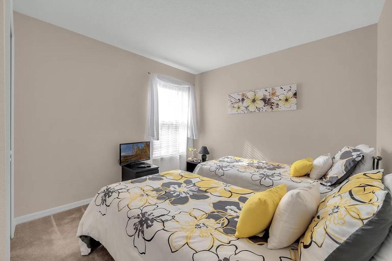 Serene Refuge Rent Rooms Not Whole House Habitación en casa particular Davenport